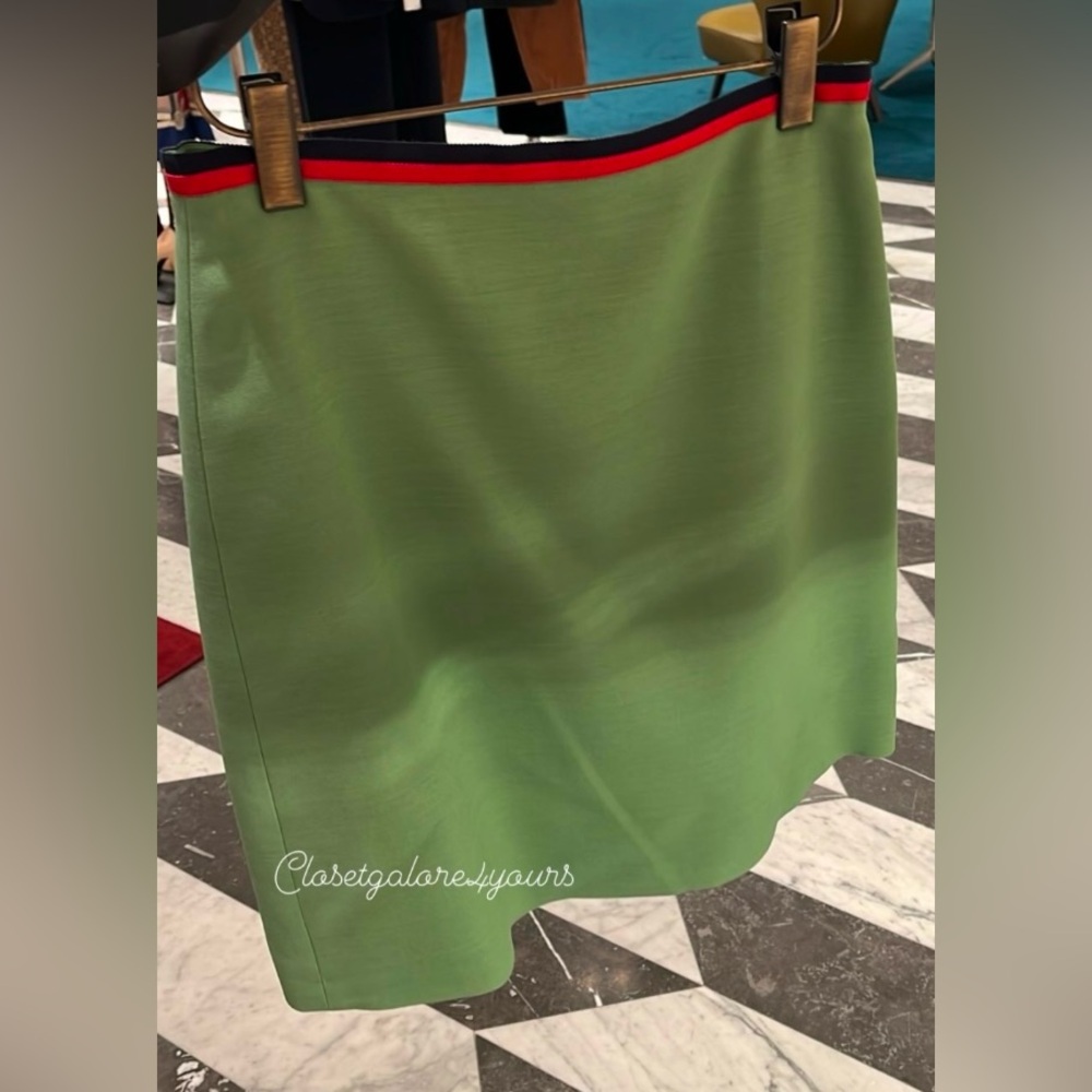 Gucci green web accent skirt, size 44. Brand new with tags.